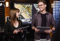 Navy CIS: L.A. – Nell Jones (Renée Felice Smith) und Eric Beale (Barrett Foa).
