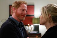 Modern Family – Jesse Tyler Ferguson (Mitchell Pritchett), Julie Bowen (Claire Dunphy).