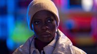 Tatort – Amokfahrt? Suizid? Mord? Anaïs Schmitz (Florence Kasumba) muss in jede Richtung denken