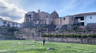 Mythos - Die größten Rätsel der Geschichte – Einst war der Tempel Coricancha im peruanischen Cusco mit Gold ausgekleidet. Heute stehen nur noch die Grundmauern des Inkaheiligtums.