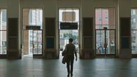 Geschichte zum Mitnehmen – Maximilian Maier verlässt den Hauptbahnhof München.