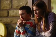 The Middle – L-R: Brick Heck (Atticus Shaffer) und Sue Heck (Eden Sher)