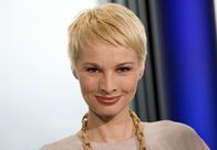 Maintower – Moderatorin Susann Atwell.