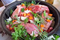 Zu Tisch ... – Boökarin-Fleisch unter der Peka.