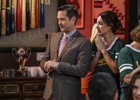 Männerwirtschaft – Felix Unger (Thomas Lennon, l.); Emily (Lindsay Sloane, r.)