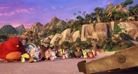 Angry Birds - Der Film – Red (r.), Chuck (2.v.r.), Bomb (3.v.r.)