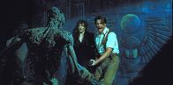 Die Mumie – Treffen in der verschollenen Stadt Hamunaptra auf Mumien, die einfach nicht ruhig im Sakopharg liegen bleiben wollen: Rick (Brendan Fraser, r.) und Evelyn (Rachel Weisz, l.) ...