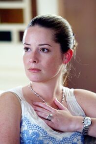 Charmed - Zauberhafte Hexen – Piper (Holly Marie Combs) ist besorgt, da Titanen Kronos, Meta und Demetrius sich am Ältestenrat rächen wollen ...