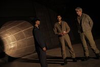 UFOs über Europa – Actors in a pilots general de-brief.