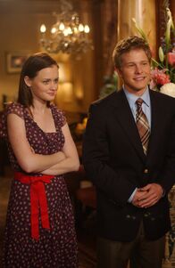 Gilmore Girls – Das gemeinsame Essen mit Rorys (Alexis Bledel, l.) Großeltern, könnte nicht besser laufen. Doch dann startet Logan (Matt Czuchry, r.) eine kleine Aktion, die vor allem Lorelai missfällt ...