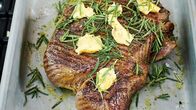 Jamie Oliver: Together - Alle an einem Tisch – Rumpsteaks mit Rosmarin.