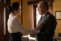 Velvet – Doña Blanca (Aitana Sánchez-Gijón, l.); Don Rafael (Tito Valverde, r.)