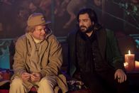 What We Do in the Shadows – Colin Robinson (Mark Proksch, l.); Laszlo (Matt Berry, r.)