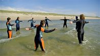 mareTV: Sylt - Mehr als ein Klischee – Therapie in der Nordsee: Das Projekt "Meer - Leben - Surf" bietet Kurse für krebskranke Kinder und Jugendliche. Inzwischen gibt es den Ritt auf der Welle sogar auf Rezept. (Weitere Bilder auf Anfrage)
