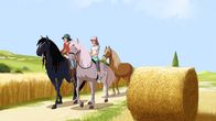 Lenas Ranch – Lena (li.) und Anna kümmern sich um Stadtpferd Leckermaul.