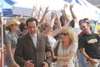 Monk – Monks (Tony Shalhoub) Hilfsbereitschaft, sich an der Suche nach Captain Stottlemeyers ausgebüchsten Sohn zu beteiligen, wird auf eine harte Probe gestellt, da sich Stottlemeyers Sprössling bei einem Rockkonzert aufhält - einer für Monks sensiblen Ohren eindeutig zu lauten Veranstaltung... (r. Traylor Howard)