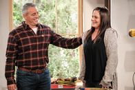 Man with a Plan – Adam Burns (Matt LeBlanc, l.); Andi Burns (Liza Snyder, r.)