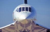 Die Concorde - Absturz einer Legende – Sie gilt als das schönste Passagierflugzeug aller Zeiten. Das Design entstand in den 1960er Jahren. Nur Frankreich und England leisteten sich die Anschaffung von insgesamt 16 Concordes.