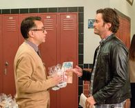 Splitting Up Together – Fred Armisen (Dr. Rydakto), Oliver Hudson (Martin).