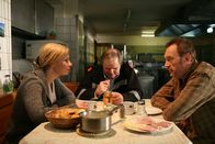 Der Knochenmann – Birgit Minichmayr (Birgit), Josef Bierbichler (Löschenkohl), Josef Hader (Brenner).