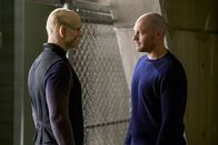 The Strain – Das Vertrauen untereinander wird in der Gruppe auf eine harte Probe gestellt. Lassen sich auch Quinlan (Rupert Penry-Jones, l.) und Eph (Corey Stoll, r.) davon beeinflussen?