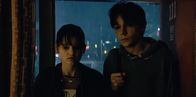 Wayne – Delilah "Del" Luccetti (Ciara Bravo, l.); Wayne McCullough (Mark McKenna, r.)