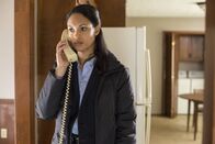 The Accountant – Marybeth Medina (Cynthia Addai-Robinson) hat eine Spur gefunden, die zu dem mysteriösen Buchhalter führen könnte.
