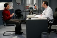 Two and a Half Men – Alan (Jon Cryer, l.)