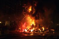 360° - Geo-Reportage – Valencias Künstlerinnen und Künstler erstellen bis zu 15 Meter hohe Falla-Skulpturen, die am letzten Tag des Fests feierlich verbrannt werden.