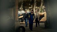 The Crash – The Crash Folge 2 Recherche auf dem Schrottplatz: Yorick van Wageningen als Pierre Heijboer, Thomas Höppener als Vincent Dekker Copyright: SRF/2022 Big Blue Production/Studiocanal GmbH