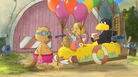 Der kleine Rabe Socke – Zu Sockes Leidwesen will Henry mit auf die Ballonfahrt.
