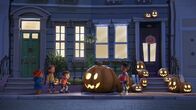 Paddingtons Abenteuer – L-R: Paddington, Judy Brown, Jonathan Brown, Toq