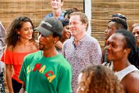Death in Paradise – Florence (JOSEPHINE JOBERT), DI Jack Mooney (ARDAL O’HANLON), J.P (TOBI BAKARE) and supporting artists.