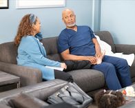 Grey's Anatomy – Dr. Catherine Fox (Debbie Allen, l.); Dr. Richard Webber (James Pickens jr., r.)