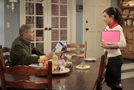 Last Man Standing – L-R: Bud Baxter (Robert Forster), Mandy Baxter (Molly Ephraim).
