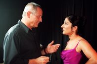 Edelweiß – Konstantin Wecker (Paul Richter), Shlomit Butbul (Sara).