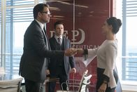 Bull – L-R: Jason Bull (Michael Weatherly),Benny Colón (Freddy Rodríguez), Arti Cander (Archie Panjabi)