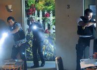 Hawaii Five-0 – Ein neuer Fall beschäftigt Steve (Alex O'Loughlin, r.), Danny (Scott Caan, M.) und Chin (Daniel Dae Kim, l.) ...