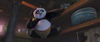 Kung Fu Panda – Da er unerwartet dazu berufen wird, die alte Kunst des Kung Fu-Kämpfens zu erlernen, wird das Leben und der Stoffwechsel des dicken Panda auf den Kopf gestellt: Je mehr Sport er ausübt, umso mehr muss er auch essen ...