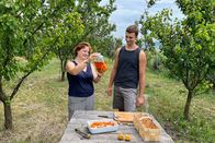 Zu Tisch ... – Zu Tisch Mähren – Tschechische Republik Die Familie Ilčíková kocht gemeinsam Copyright: SRF/Reiner Bauer