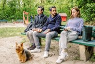 Die Glücksspieler – Von rechts: Die Glücksspieler Ines (Katharina Schüttler), Firat (Eko Fresh) und Jasper (Manuel Rubey) müssen sich an ihre neue Situation erst noch gewöhnen.