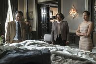 Empire – Machen sich große Sorgen um Lucious, der schwer erkrankt ist: Thirsty Rawlings (Andre Royo, l.), Leah Walker (Leslie Uggams, M.) und Anika (Grace Byers, r.) ...