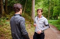 Sturm der Liebe – Paul (Sandro Kirtzel, r.) und Leon (Carl Bruchhäuser, l.) nehmen den sportlichen Wettkampf auf.