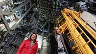 Dok 1 – Lisa Gadenstätter und Nikolaus Müllner sprechen im AKW Zwentendorf über die Risiken der Atomenergie.