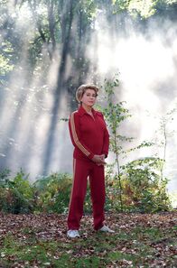 Das Schmuckstück – Wenn Suzanne (Catherine Deneuve) nicht gerade kocht, geht sie gerne joggen und schreibt Gedichte.