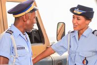 Death in Paradise – Dwayne (Danny John-Jules) und Florence (Joséphine Jobert) wachsen als Team immer mehr zusammen.