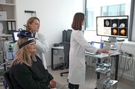 Mein Körper – Katharina Borck probiert eine innovative Methode an der Uniklinik Frankfurt a.M., um ihre gelähmte Hand wieder ansteuern zu können.