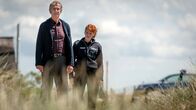 Nord bei Nordwest – hr-fernsehen NORD BEI NORDWEST (3), Estonia, Spielfilm, Deutschland 2016, Regie: Dagmar Seume Uhr. Lona Vogt (Henny Reents) mit ihrem Vater Reimar (Peter Prager). Weitere Fotos erhalten Sie auf Anfrage.
