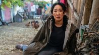 Killing Eve – Eves (Sandra Oh) Suche nach Antworten verlangt ihr alles ab. Als sie merkt, dass ihr droht, selbst den Menschen zu verlieren, den sie liebt, trifft Eve eine Entscheidung.