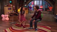 iCarly – L-R: Carly Shay (Miranda Cosgrove), Jonah (Aaron Albert)